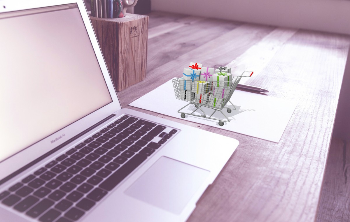 Shopping for Dietary Supplements Online Pros and Cons
