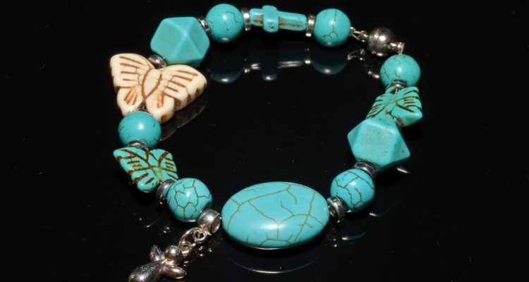 What Jewelry Sells Fast on eBay and Etsy Unveiled