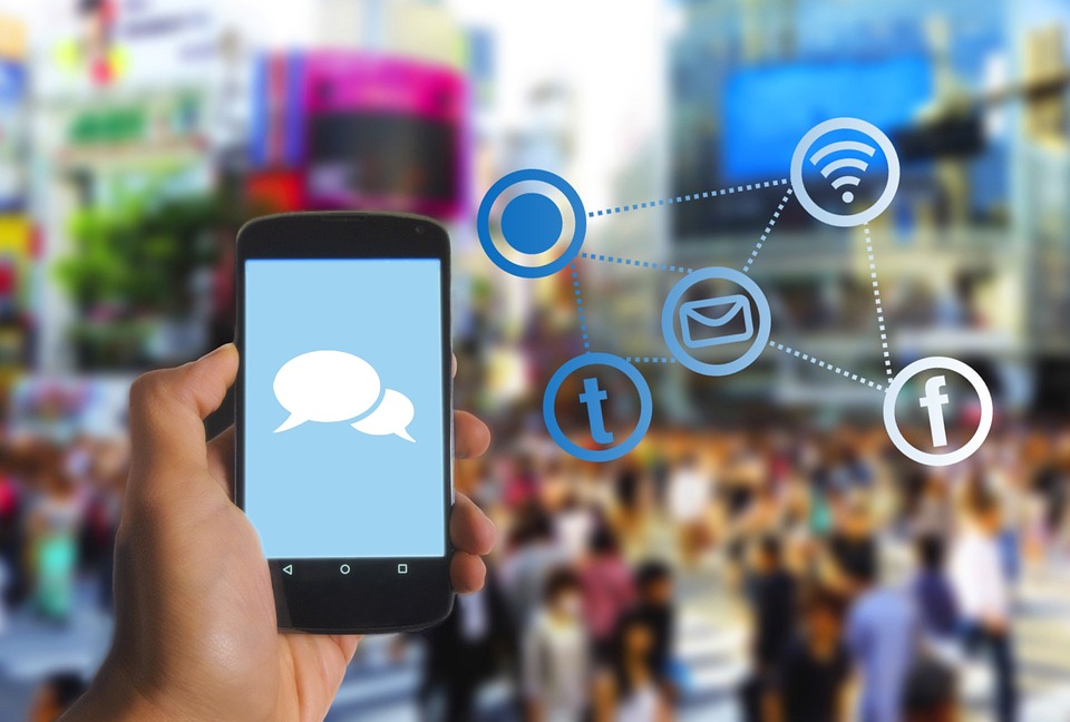 How Social Apps Make It Easy to Go Viral